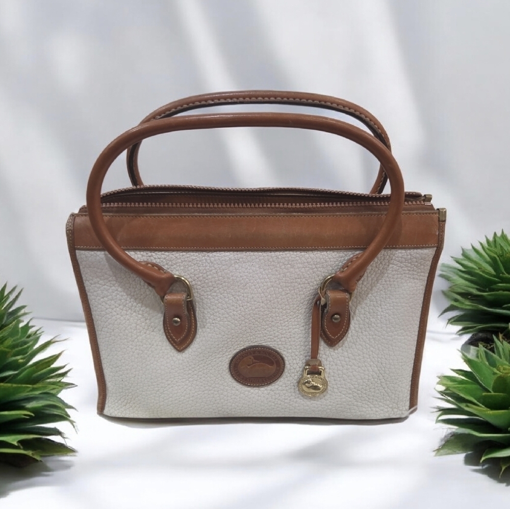 🤍▪️Dooney & Bourke▪️ VINATGE Beige pebble Leather Handbag (no straps)